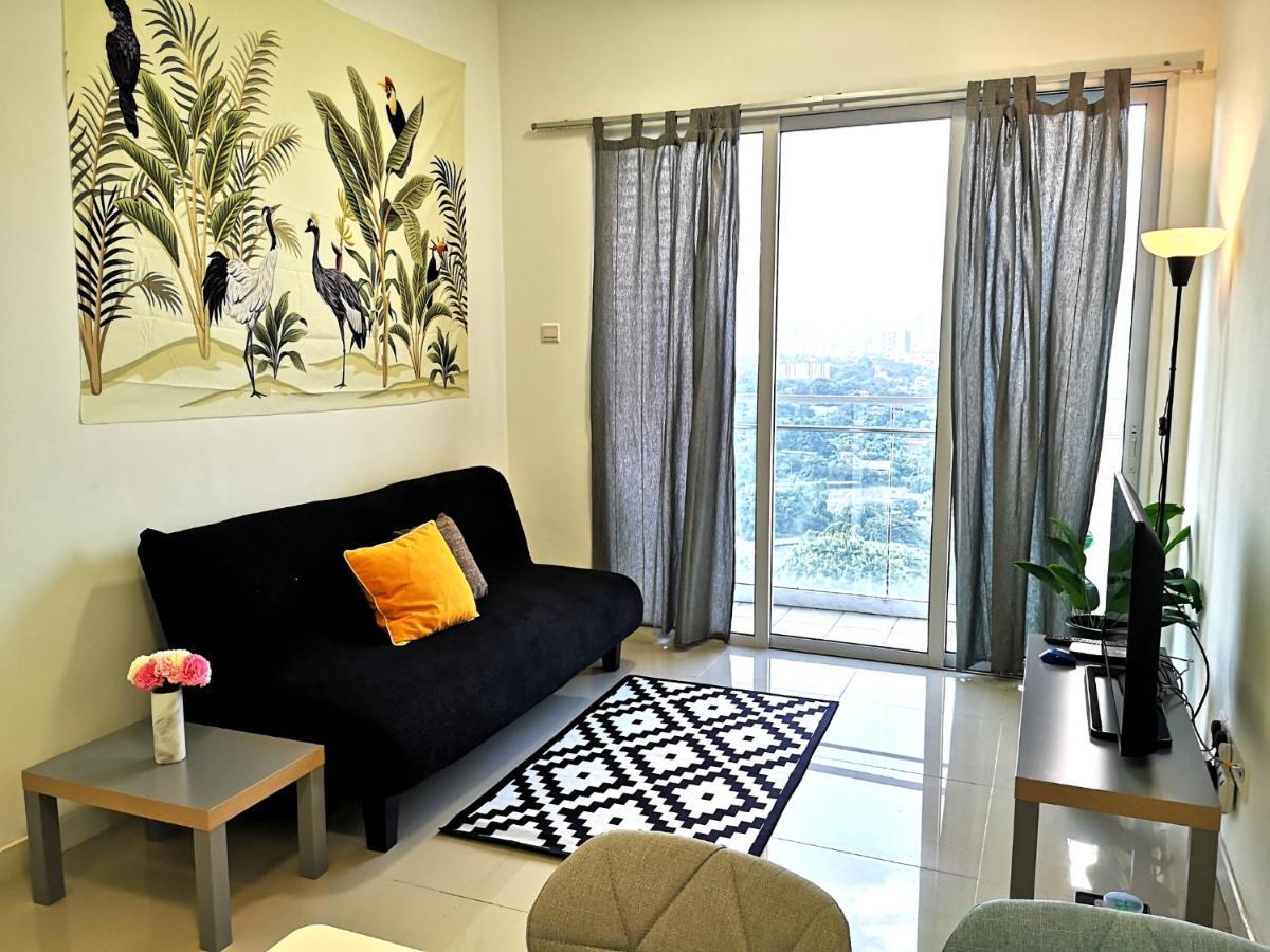 Colonial Hideout With Kl Skyline View - 5 Mins To Mid Valley Apartment