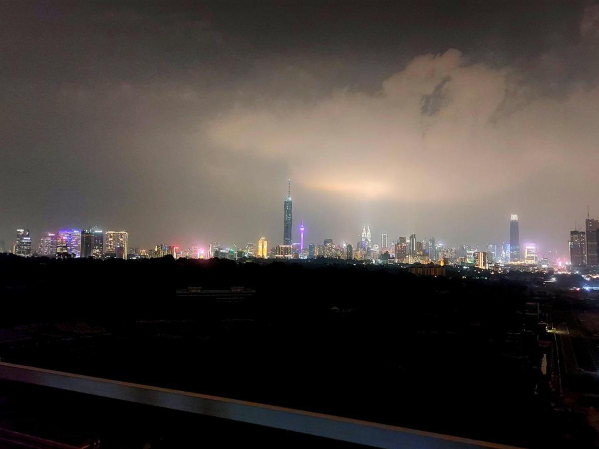Colonial Hideout With Kl Skyline View - 5 Mins To Mid Valley